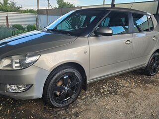 2010 Skoda Fabia II Рестайлинг, серый, 650000 рублей, вид 1