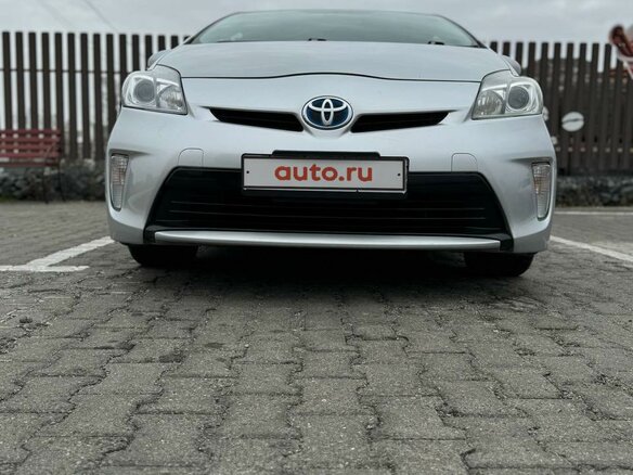 2012 Toyota Prius III Рестайлинг (XW30), серебристый, 1250000 рублей - вид 5