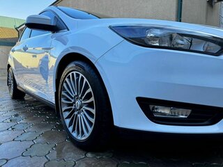 2016 Ford Focus III Рестайлинг, белый, 1100000 рублей, вид 2