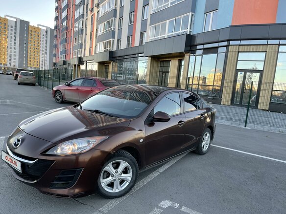 2011 Mazda 3 II (BL), коричневый