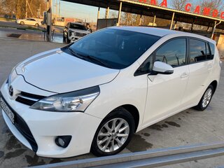 2014 Toyota Verso I Рестайлинг, белый, 1650000 рублей, вид 2