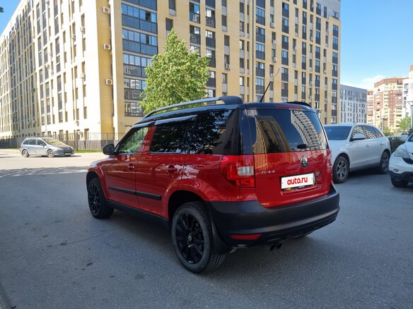 2012 Skoda Yeti I, красный, 1430000 рублей - вид 4