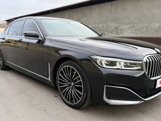 2020 BMW 7 серии Long 730Ld xDrive VI (G11/G12) Рестайлинг, чёрный, 6000000 рублей, вид 5