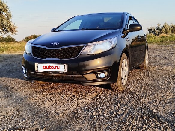 2017 Kia Rio III Рестайлинг, чёрный, 950000 рублей