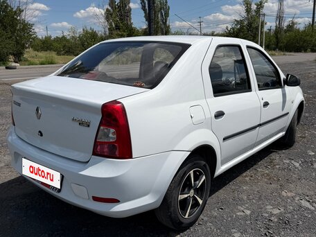 2010 Renault Logan I Рестайлинг, белый, 365000 рублей, вид 4