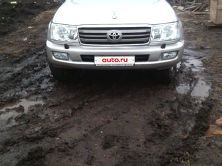 2004 Toyota Land Cruiser 105 100 Series Рестайлинг 1, серебристый, 2850000 рублей, вид 1