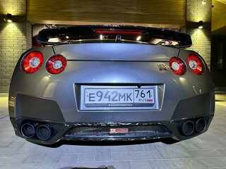 2010 Nissan GT-R I, серый, 9000000 рублей, вид 3