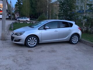 2012 Opel Astra J Рестайлинг, серебристый, 710000 рублей, вид 4