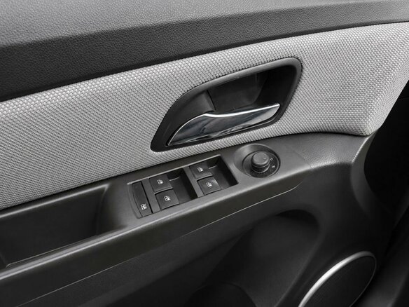 2014 Chevrolet Cruze I Рестайлинг, серебристый, 700000 рублей - вид 10