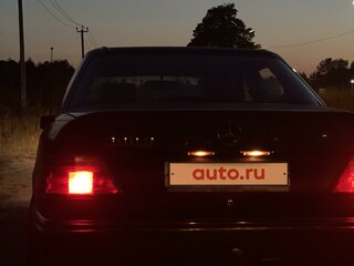 1990 Mercedes-Benz W124 250, чёрный, 230000 рублей, вид 3