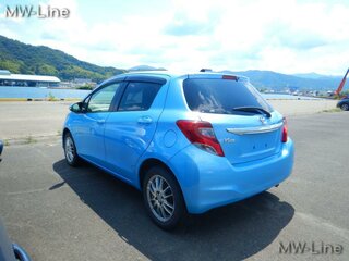 2016 Toyota Vitz III (XP130) Рестайлинг, голубой, 859000 рублей, вид 4