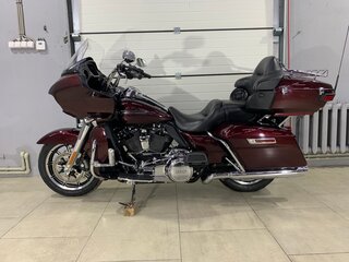 2019 Harley-Davidson Road Glide, пурпурный, 1750000 рублей, вид 4
