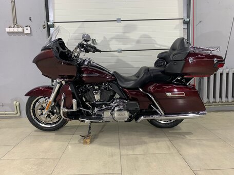 2019 Harley-Davidson Road Glide, пурпурный, 1750000 рублей, вид 4