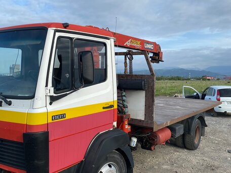 1988 Mercedes-Benz 809, красный, 1000000 рублей, вид 1