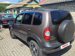 2018 Chevrolet Niva I Рестайлинг, коричневый, 725000 рублей, вид 3