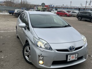 2011 Toyota Prius III Рестайлинг (XW30), серый, 1300000 рублей, вид 2