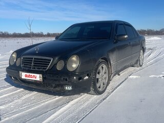 2002 Mercedes-Benz E-Класс 270 II (W210, S210) Рестайлинг, чёрный, 590000 рублей, вид 1