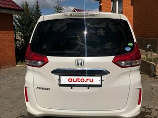 2019 Honda Freed II Рестайлинг, белый, 1800000 рублей, вид 3