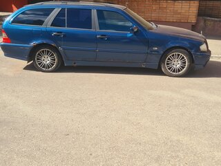 1998 Mercedes-Benz C-Класс 200 I (W202) Рестайлинг, синий, 169999 рублей, вид 3