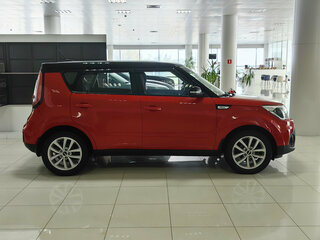 2018 Kia Soul II Рестайлинг, красный, 1429000 рублей, вид 5