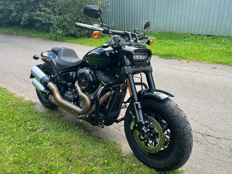 2020 Harley-Davidson Fat Bob, чёрный, 1950000 рублей, вид 1