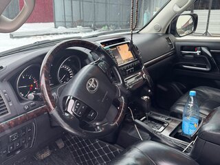 2012 Toyota Land Cruiser 200 Series, белый, 3000000 рублей, вид 5