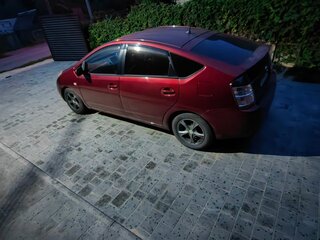 2005 Toyota Prius II Рестайлинг (XW20), красный, 780000 рублей, вид 4