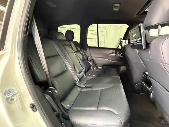 2024 Toyota Land Cruiser 300 Series, белый - вид 25