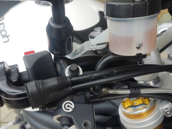 2012 Triumph Speed Triple, белый, 787000 рублей - вид 5