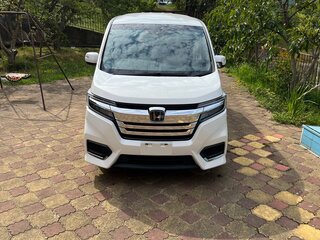 2019 Honda Stepwgn Spada V Рестайлинг, белый, 2750000 рублей, вид 3