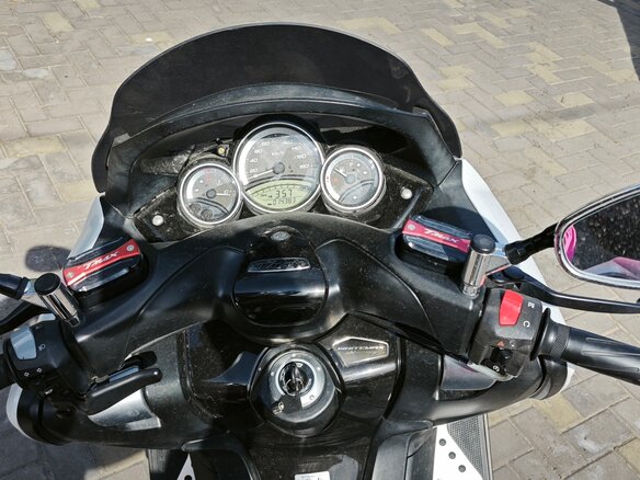 2010 Yamaha TMAX, белый, 655000 рублей - вид 8