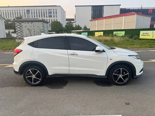 2022 Honda Vezel I Рестайлинг, белый, 1600000 рублей, вид 4