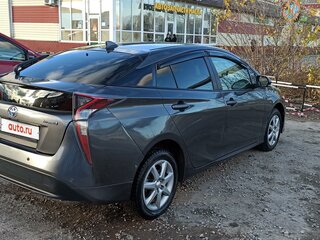 2017 Toyota Prius IV (XW50), серый, 2300000 рублей, вид 3