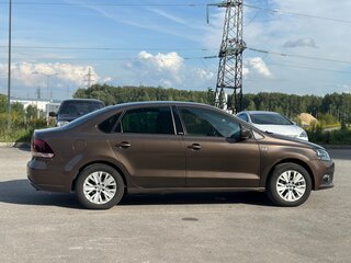 2014 Volkswagen Polo V, коричневый, 850000 рублей, вид 3