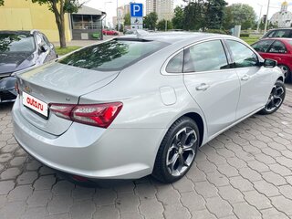 2021 Chevrolet Malibu IX Рестайлинг, серебристый, 1120000 рублей, вид 2