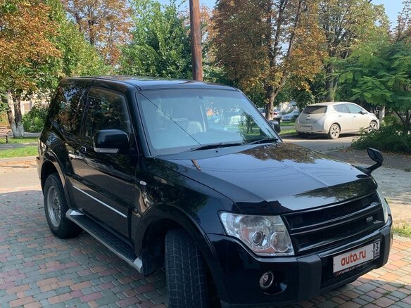 2010 Mitsubishi Pajero IV, чёрный, 1800000 рублей - вид 1