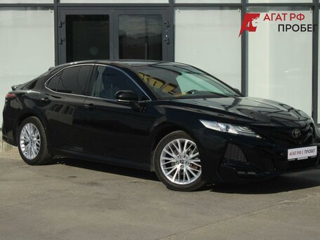 2018 Toyota Camry VII (XV50) Рестайлинг 2, чёрный, 2360000 рублей, вид 3