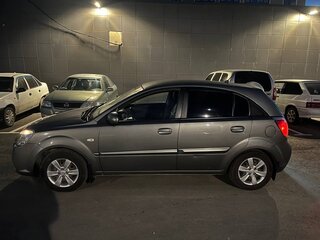 2011 Kia Rio II Рестайлинг, серебристый, 700000 рублей, вид 3