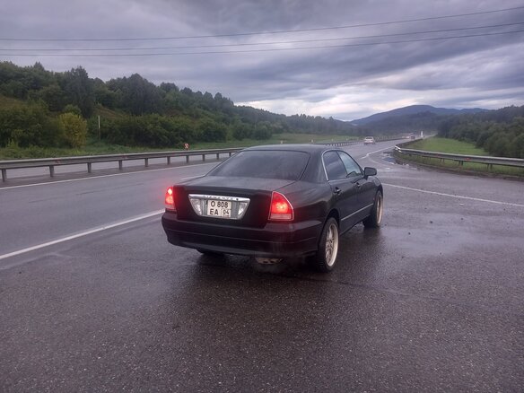 2000 Mitsubishi Diamante II, чёрный, 600000 рублей - вид 3