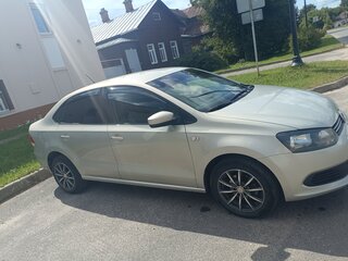 2013 Volkswagen Polo V, серебристый, 750000 рублей, вид 3