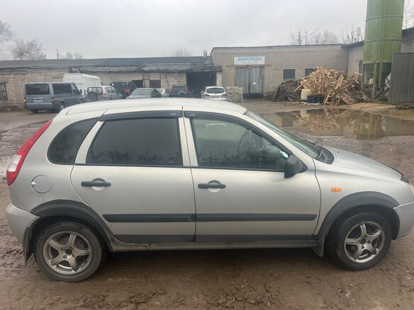 2010 Lada (ВАЗ) Kalina I, серебристый, 350000 рублей - вид 2