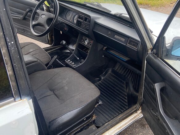 2002 Lada (ВАЗ) 2107, белый, 65000 рублей - вид 10