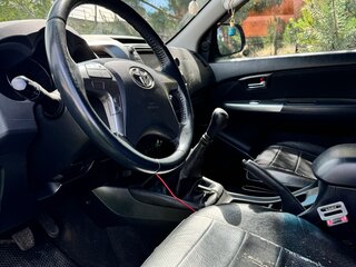 2014 Toyota Hilux VII Рестайлинг, чёрный, 2500000 рублей, вид 5