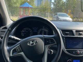 2014 Hyundai Solaris I, серый, 900000 рублей, вид 3