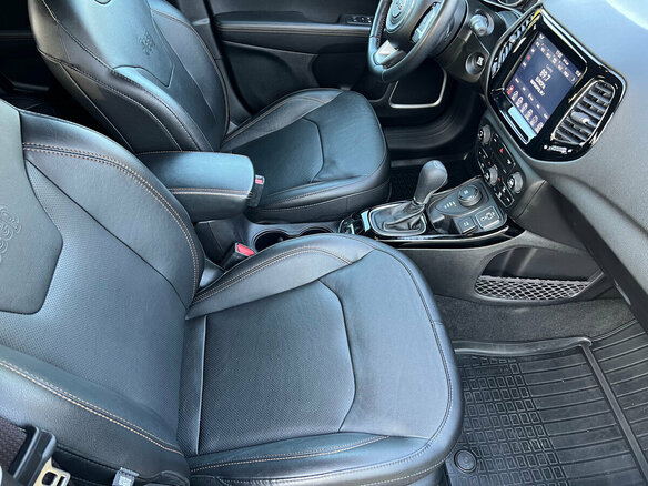 2020 Jeep Compass II, серый, 1900000 рублей - вид 7