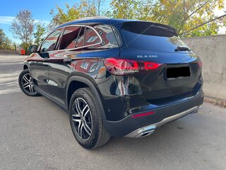 2020 Mercedes-Benz GLA 200 II (H247), чёрный, 3300000 рублей, вид 4