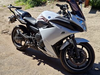 2009 Yamaha FZR600, белый, 490000 рублей, вид 4