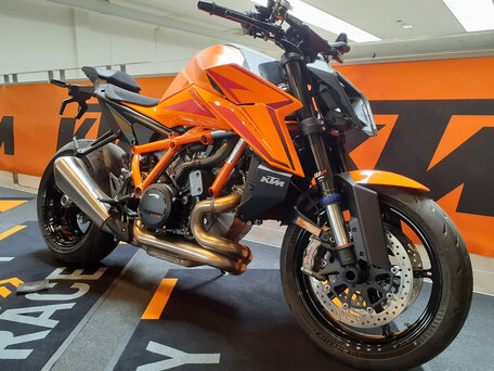 2024 KTM 1390 Super Duke R Evo, оранжевый, 2300000 рублей, вид 2