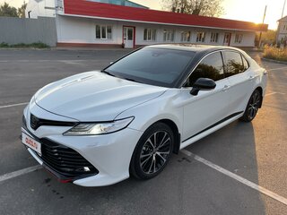 2021 Toyota Camry VIII (XV70), белый, 3150000 рублей, вид 1
