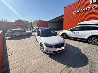 2012 Skoda Fabia II Рестайлинг, белый, 900000 рублей, вид 2
